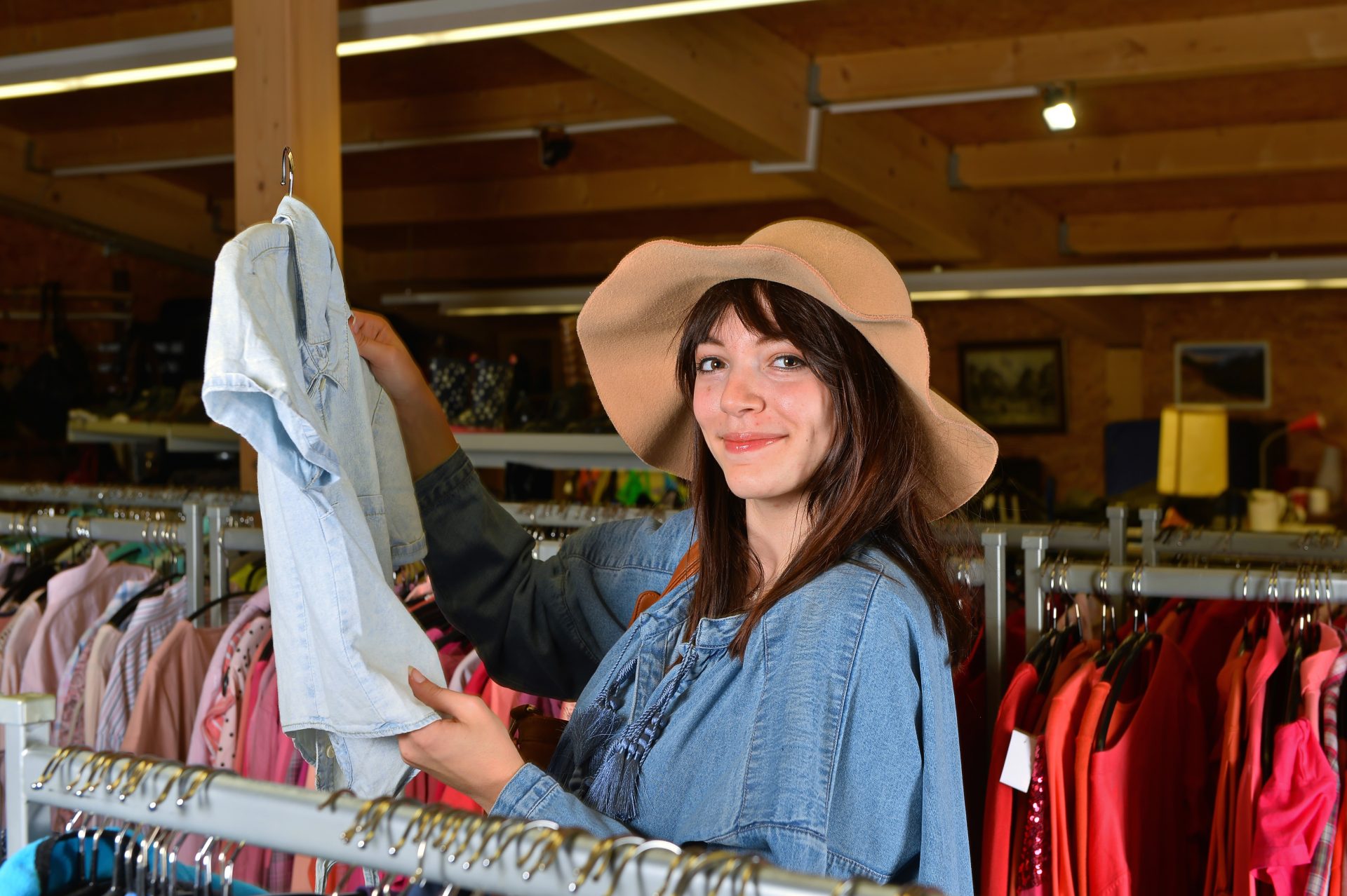 Clémentine, notre shoppeuse vintage de la filiale de Genève brocki.ch